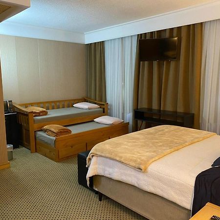 Flat Hotel Em Гуарульюс Екстер'єр фото
