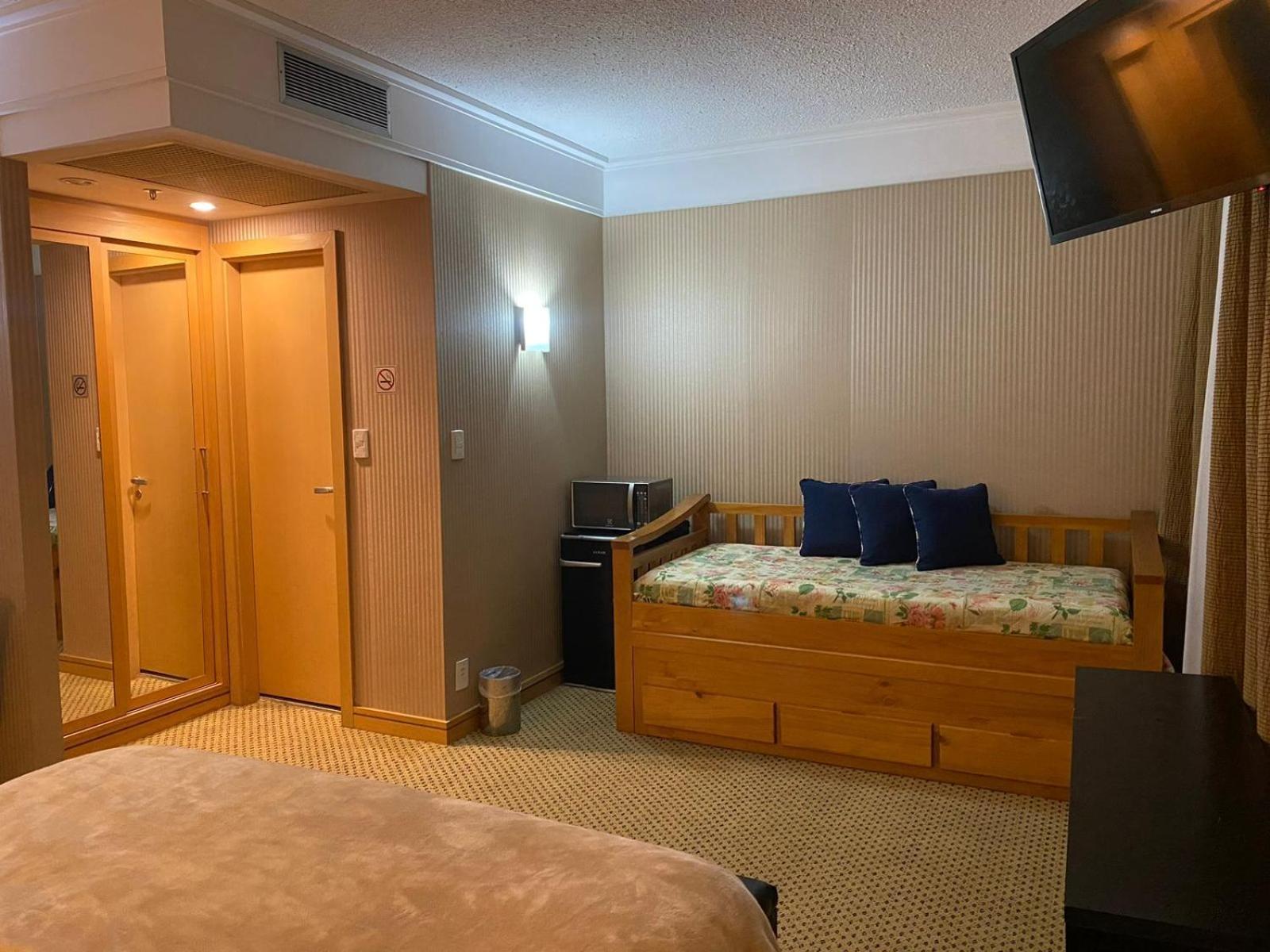 Flat Hotel Em Гуарульюс Екстер'єр фото
